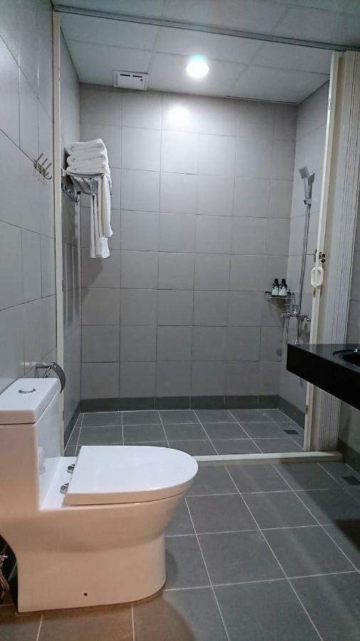 טאינאן Temple Side Hostel מראה חיצוני תמונה