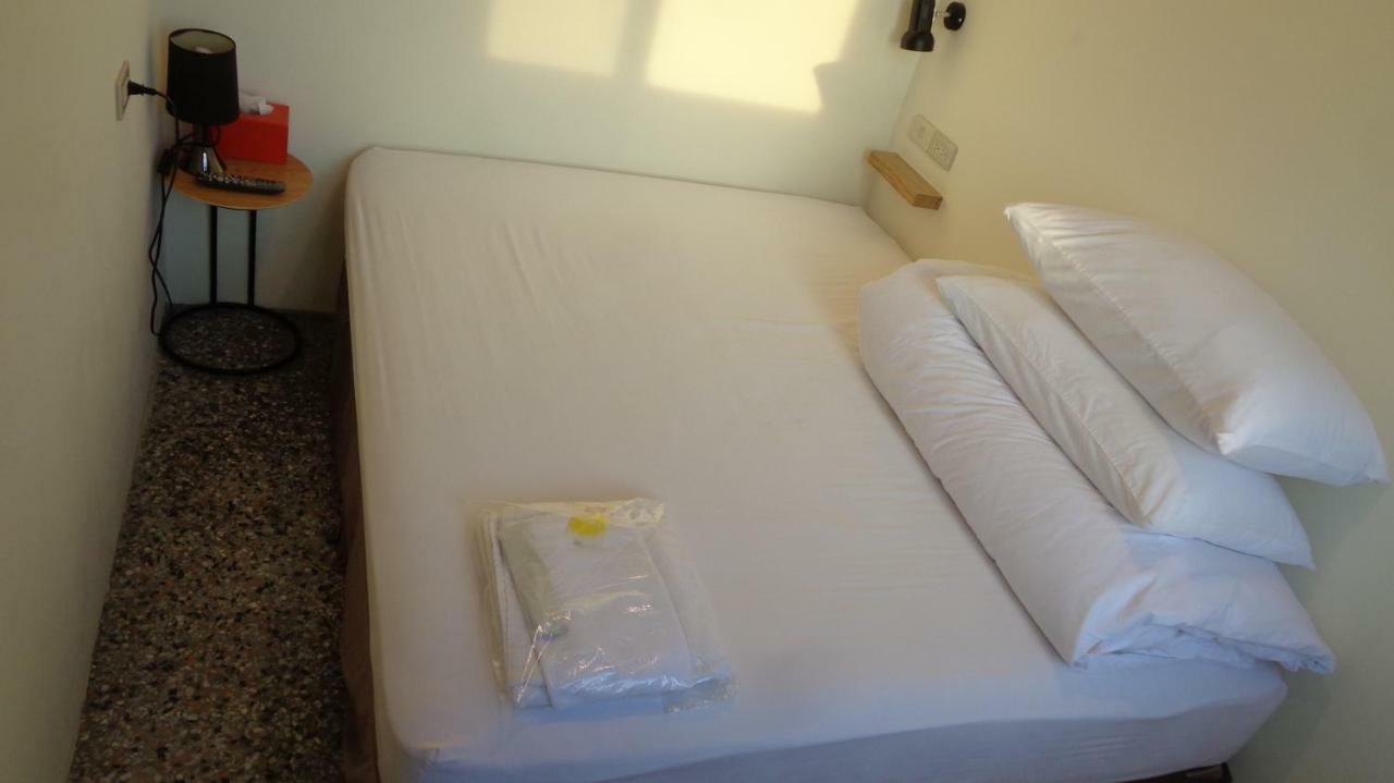 טאינאן Temple Side Hostel מראה חיצוני תמונה