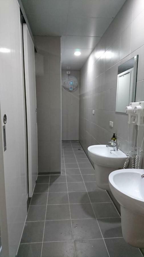 טאינאן Temple Side Hostel מראה חיצוני תמונה