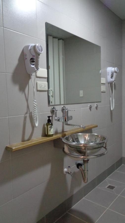 טאינאן Temple Side Hostel מראה חיצוני תמונה