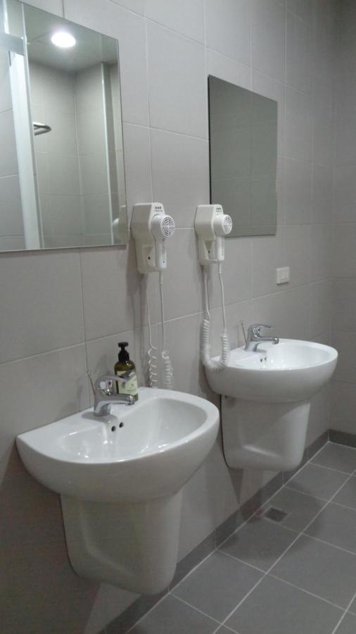 טאינאן Temple Side Hostel מראה חיצוני תמונה